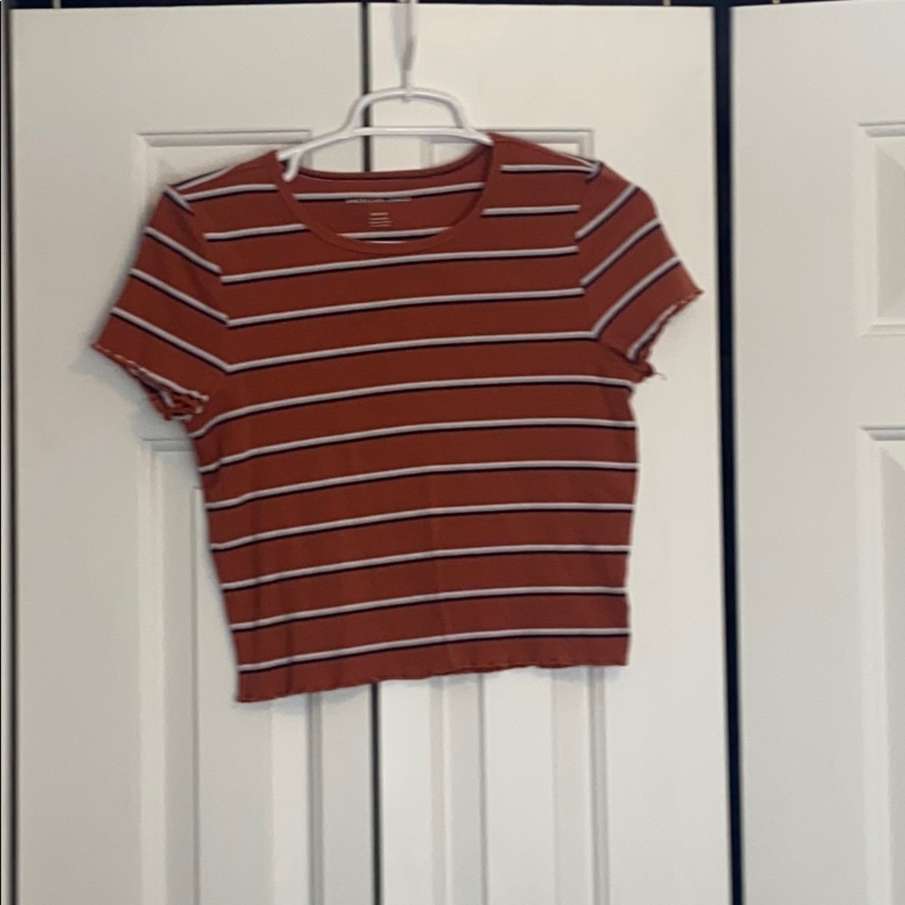 American Eagle cropped shirt